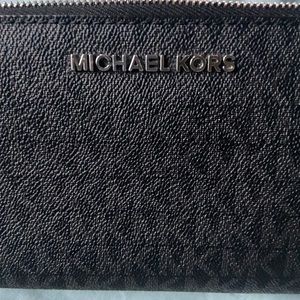 Michael Kors Jet set wallet wristlet